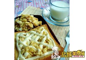 热牛奶+麦片，面包，水果