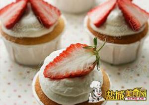 草莓杯子蛋糕