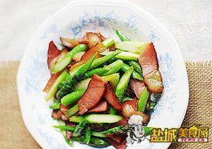 腊肉炒芦笋(图)