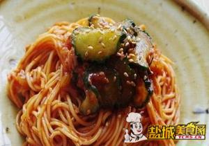 泡菜拌面(图)