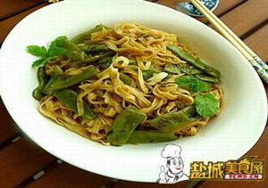 雪菜扁豆焖面(图)