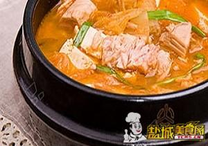 辣白菜金枪鱼豆腐汤