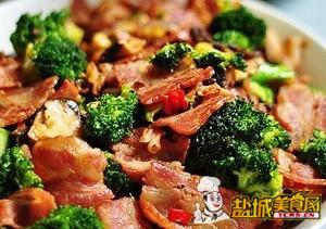 西兰花香菇炒培根
