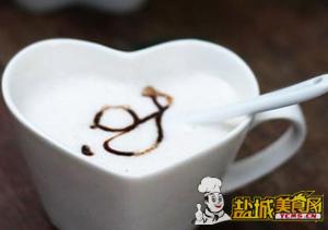 香蕉巧克力奶昔