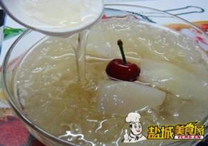 银耳雪梨羹
