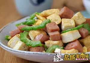 午餐肉豆腐炒苦瓜