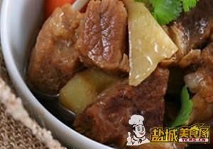 胡萝卜土豆炖牛腩
