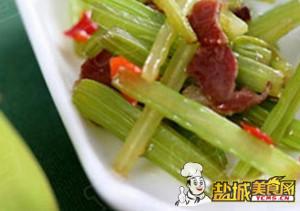 剁椒腊肉炒水芹
