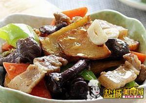 红蘑炒土豆片