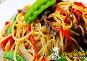 黑椒牛肉炒意粉